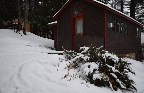 Saranac Lake Cabin | Authentic ADK cabin minutes to Rail Trail, mountains, Lake Placid!