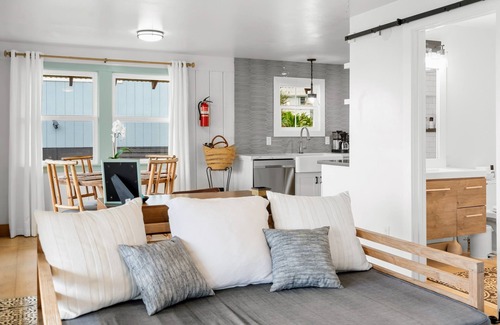 Hana Cottage | AUTHENTIC HAWAIIAN BEACH HOUSE ON HANA BAY. 5-minute walk to beaches and town.