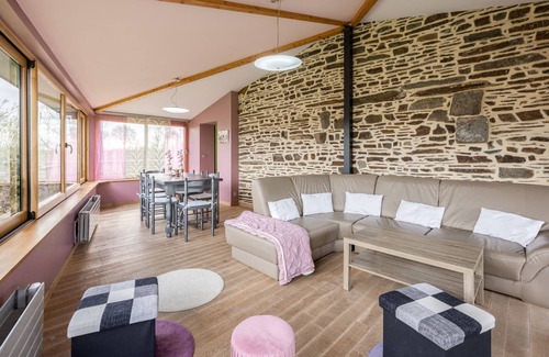 Brouains House | Authentic thatched cottage in the Sée Valley, Bay of Mont Saint Michel