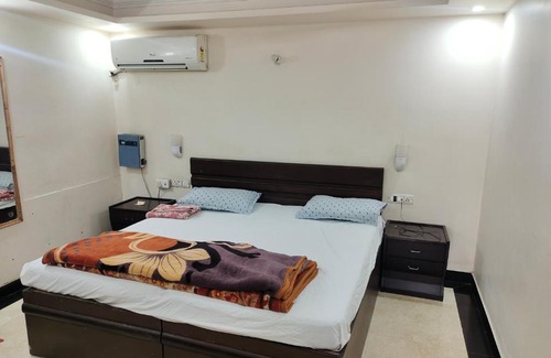 Mahmoorganj Bed & Breakfast | Avadh vihara Beds & Breakfast