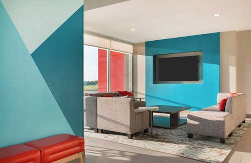 Oakdale Hotel | avid hotel Coralville Iowa City by IHG