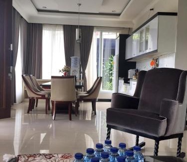 Cisarua Villa | Avilla Puncak