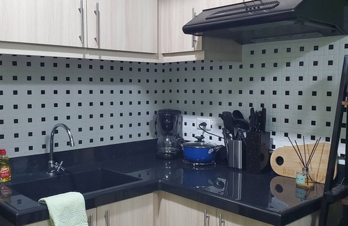 Basak Condo | Avocondo Brentwwod 1BR StylishQuiet, 5minwalk to Shops&Restaurants,ClosetoBeach