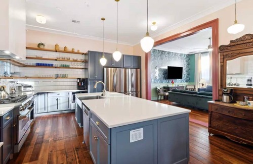 Faubourg Lafayette Bed & Breakfast | Award-Winning Estate, 3 Units + Private Courtyard