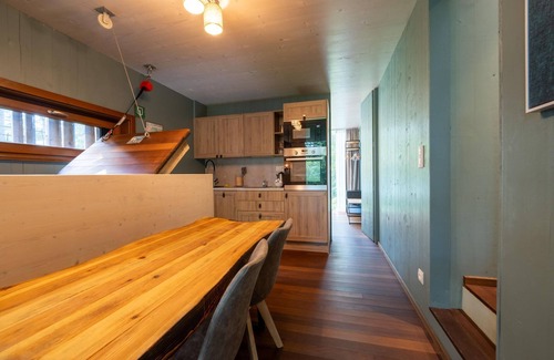 Maubray House | Award-Winning Forest Stay