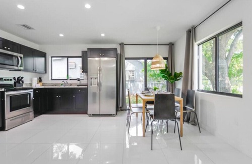 West Little River House | Awesome Duplex 3 Bedrooms 2 bathrooms