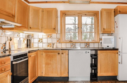 Edsleskog House | Awesome home in åmål with WiFi