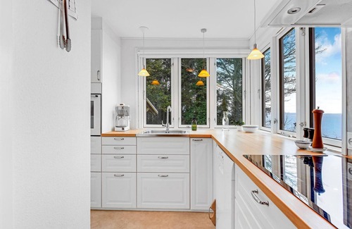 Aabenraa House | Awesome home in Aabenraa with kitchen
