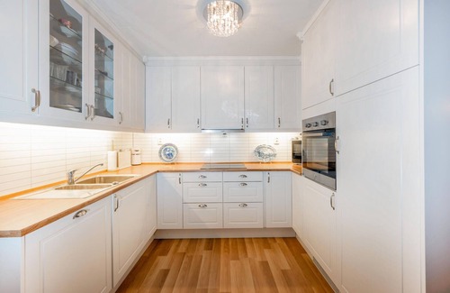 Gulen Municipality House | Awesome home in ånneland with WiFi