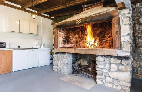 Donje Rastane House | Awesome home in Donje Rastane with WiFi