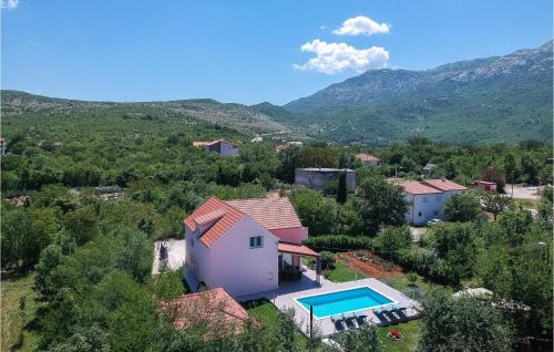 Dugopolje House | Awesome Home In Dugopolje With Sauna