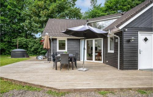 Farvang House | Awesome Home In Fårvang With Sauna