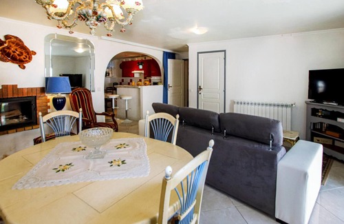 Flacheres House | Awesome home in Flacheres