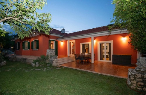 Grubine House | Awesome home in Grubine with WiFi