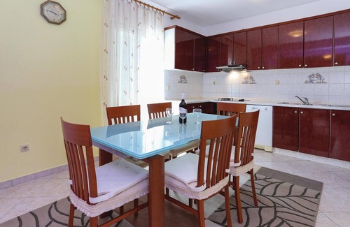 Kastel Novi House | Awesome home in Kastel Novi with WiFi