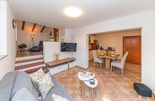 Podbablje House | Awesome home in Krivodol with WiFi