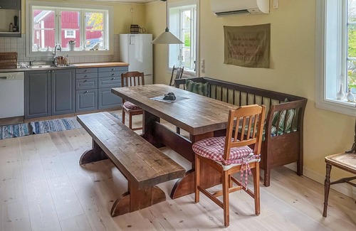 Lidhult House | Awesome home in Lidhult with lake view