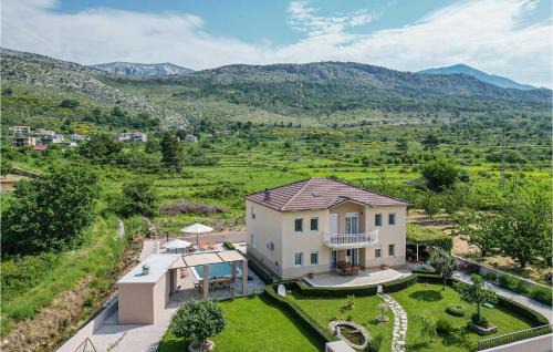 Tugare House | Awesome Home In Tugare With Kitchen