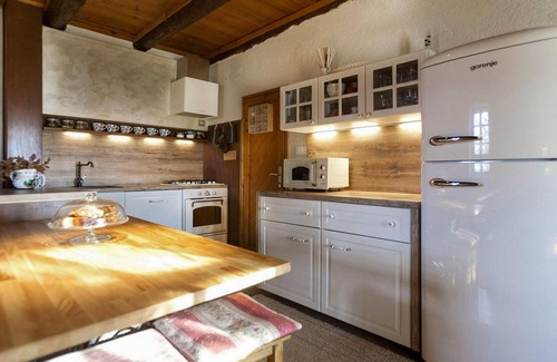 Debeljuhi House | Awesome home in Zminj with sauna