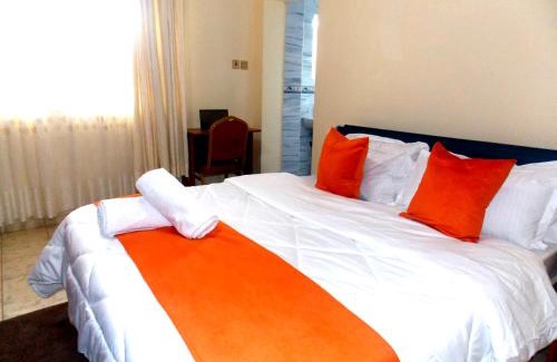 Syokimau Villa | Axis Garden Suites 8-Bedroom Villa Near JKIA & SGR Sleeps 16 Private Garden Retreat in Syokimau