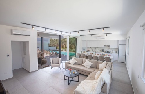 Ayia Napa Villa | Ayia Napa Kube Villa Kb4, Ayia Napa Center