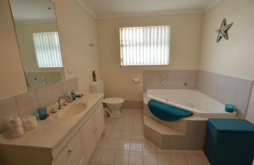 Lancelin House | Ayres Rocks