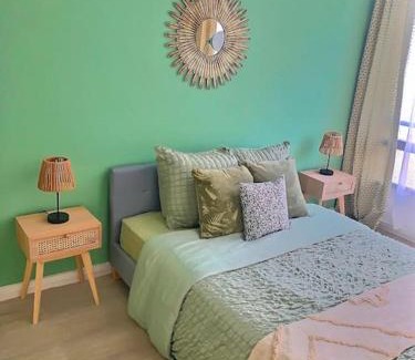 Meudon-la-Foret Apartment | b- Appartement lumineux proche velizy bis