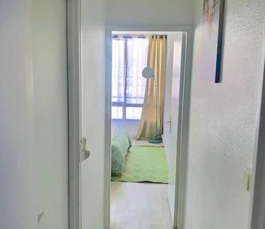 Meudon-la-Foret Apartment | b- Appartement lumineux proche velizy bis