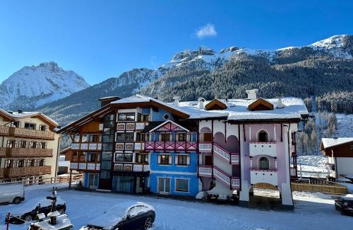 Canazei Bed & Breakfast | B&B Cèsa Planber Mountain View BIKE FRIENDLY
