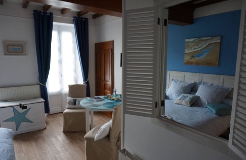 Sainte-Honorine-des-Pertes House | B&B Le Clos Saint-Jean - Omaha Beach