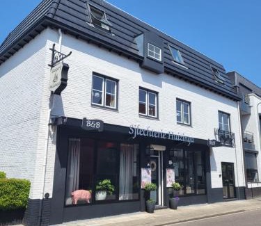 Susteren Bed & Breakfast | B&B SJLAOPE BIEJ DE SJLÈCHTER (slapen bij de slager)