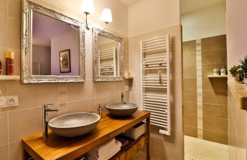 Pernes-les-Fontaines Bed & Breakfast | B&B Temps Suspendu Provence