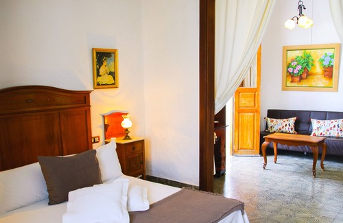 Haria House | B & BLola y Juan: Private bathroom room and heated pool "Suite LolayJuan"