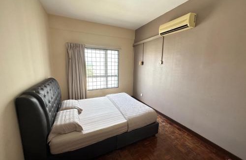 Baharu Apartment | B12-8@pd marina resort