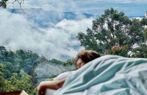 Mae Taeng Hotel | Baan Nhuer Mek บ้านเหนือเมฆ Coffee and Desk on the Cloud