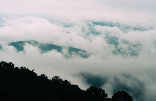 Mae Taeng Hotel | Baan Nhuer Mek บ้านเหนือเมฆ Coffee and Desk on the Cloud