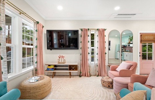 Wilmington Cottage | Babe Cave! Midtown Wilmington
