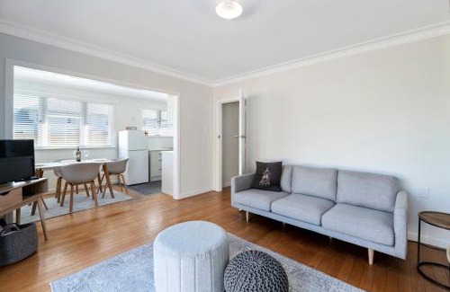Mount Maunganui House | Bach on Pitau - Mt Maunganui Holiday Home