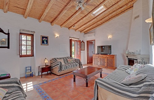 Sao Bras de Alportel Cottage | Back in time to Real Portugal: olde worlde charm combines modern facilities