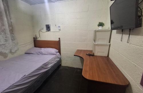 San Salvador House | Backpacker's ROOF