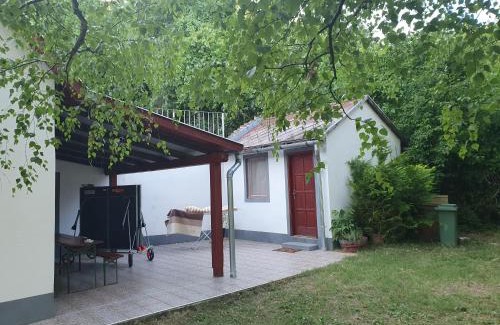 Kaptalantoti Apartment | Bacshegyi Vendeghaz 2