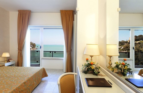 Porto Santo Stefano Hotel | Baia d'Argento