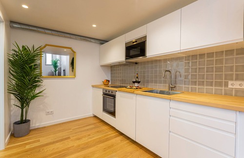 Santa Catarina Apartment | Bairro Alto Bronze of Art Apartments