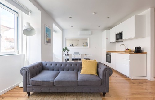 Santa Catarina Apartment | Bairro Alto Bronze of Art Apartments