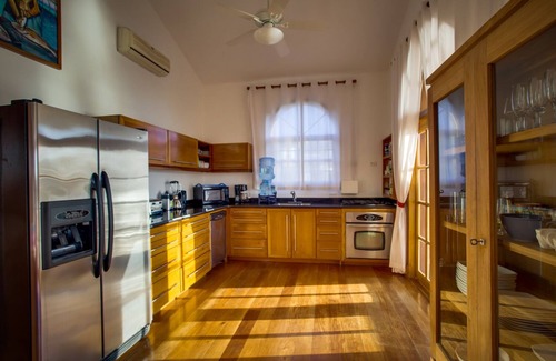 San Pedro House | BajaMar: Beach Front; Pool; Wonderful Staff & Excellent Location