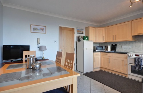 Poole Cottage | Ballard Close - a town house that sleeps 6 guests in 3 bedrooms
