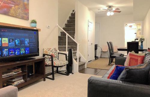 Upper Fells Point House | Baltimore Classic - Entire House By Fells Point, Inner Harbor, Johns Hopkins