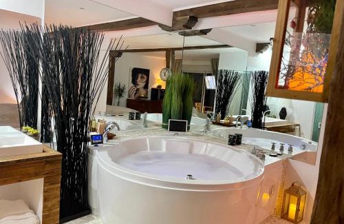 Sutesti House | Bambuus Garden & Spa