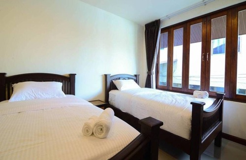 Samphao Lom House | Ban U Thong Accommodations