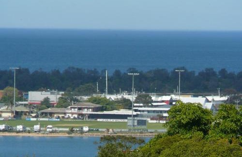 Lakes Entrance House | Banksia Waters